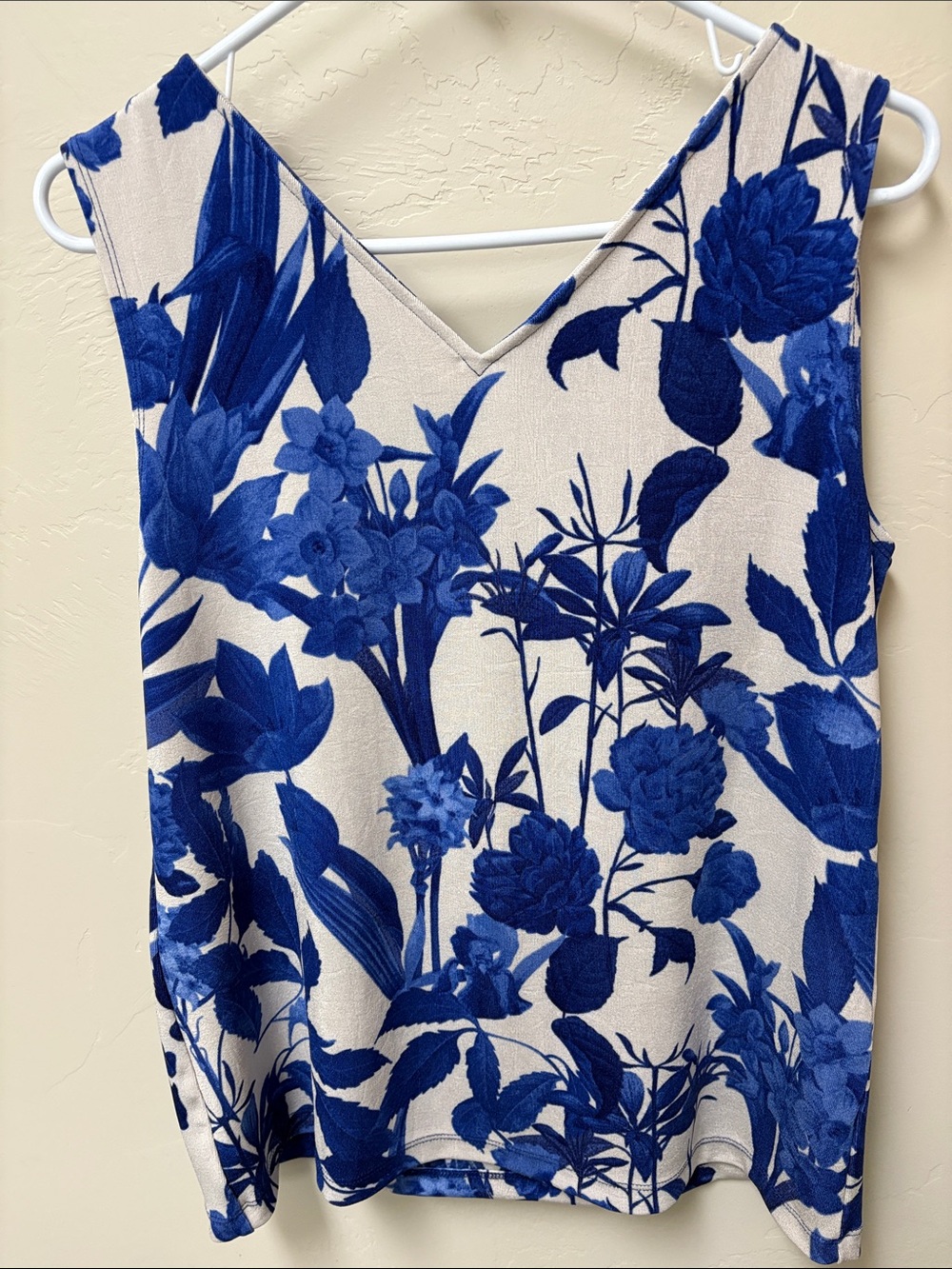 Chicos travelers sleeveless floral top - Picture 5 of 6